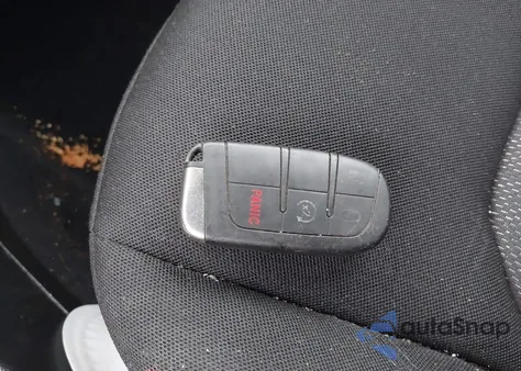 2017 Jeep Renegade Latitude 4X4 z USA, uszkodzony, nr VIN ZACCJBBB8HPG33873